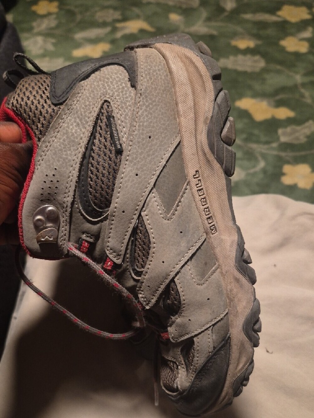 Merrell Women's Gray Hiking Ankle Boots with Red Lining - Picture 5 of 10
